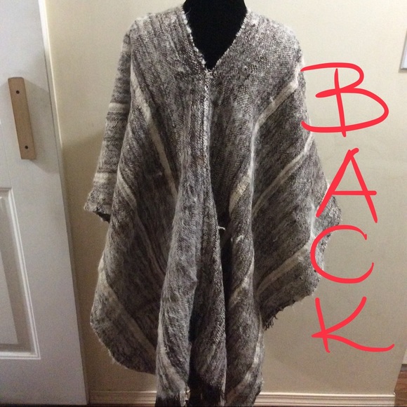 Beautiful unique handmade poncho / cape - Picture 4 of 8